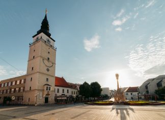 TRNAVA OTVÁRA SVOJE BRÁNY. TURISTICKÉ INFORMAČNÉ CENTRUM AJ MESTSKÁ VEŽA PRIVÍTAJÚ NÁVŠTEVNÍKOV