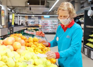 Tesco sa opäť poďakuje kolegom, vyplatí ďalší mimoriadny bonus