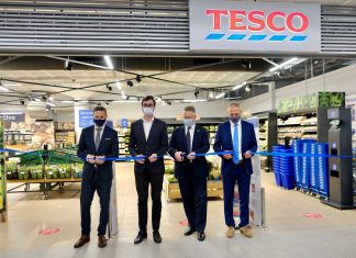 Tesco na Slovensku oslavuje 25 rokov, otvára nový supermarket