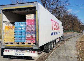 Tesco daruje milión libier na pomoc pre ľudí zasiahnutých konfliktom na Ukrajine