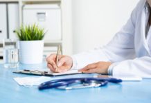 Preventívna urologická prehliadka je pre veľa mužov strašiakom.