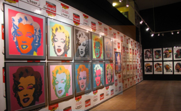 Spoznávajte kúty Slovenska Drevené kostolíky, Andy Warhol a skanzen