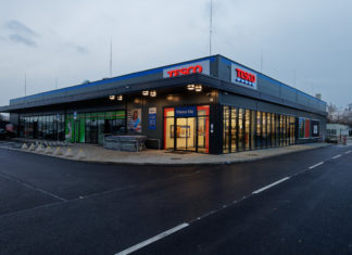 Tesco pokračuje v raste, otvára dve nové predajne