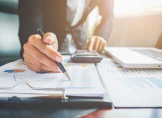 5 jednoduchých, ale efektívnych tipov na finančné predsavzatia. Odborník radí, ako si v novom roku prilepšiť.